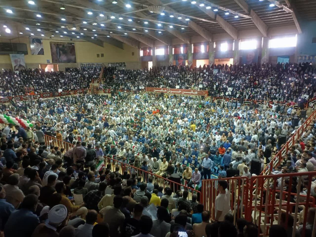 باید مناسبات غلط و فسادی را که مانع پیشرفت کشور میشود از پیش رو برداشت