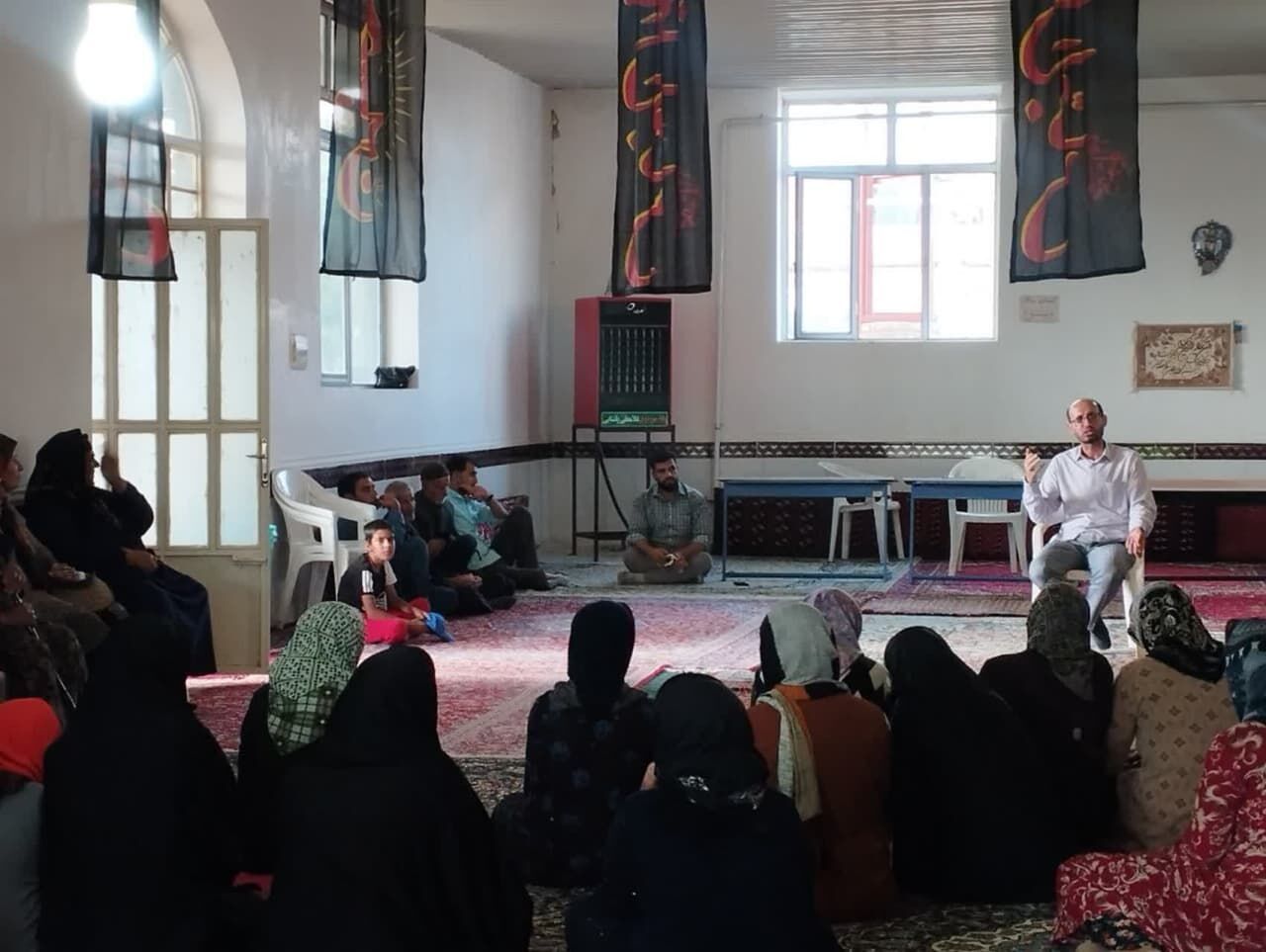 برگزاری نشست جهاد تبیین با موضوع انتخاب اصلح در کانون امام حسین(ع) سنقر