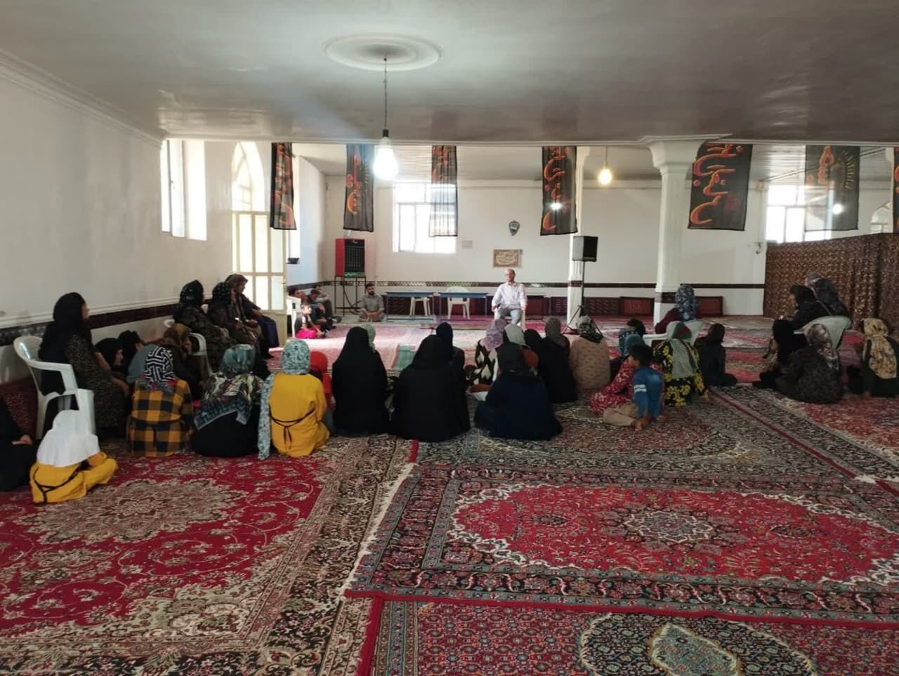 برگزاری نشست جهاد تبیین با موضوع انتخاب اصلح در کانون امام حسین(ع) سنقر