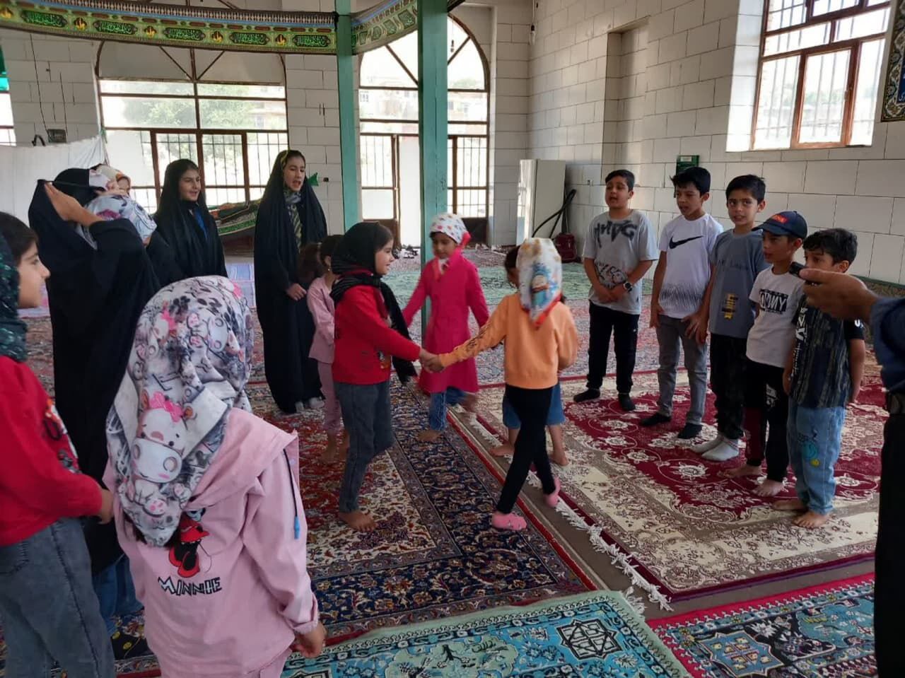 حضور نوجوانان در کلاسهای اوقات فراغت کانون «آیتالله خامنهای» روستای دهنو