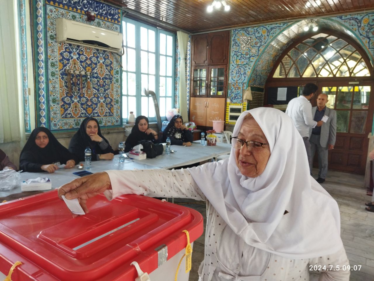 هستیم بر آن عهدی که بستیم