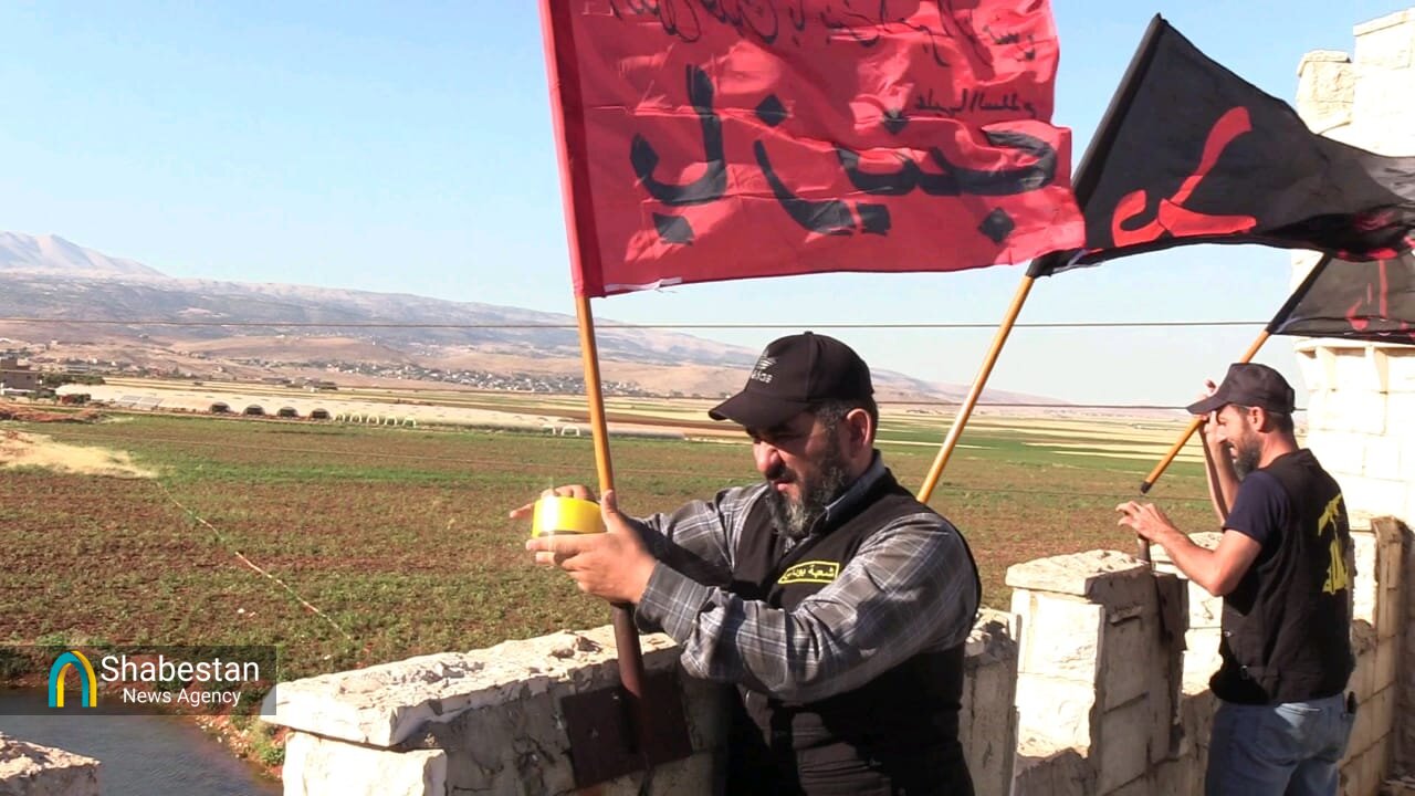 آمادگی حزب الله لبنان برای عزاداری ماه محرم با سیاه پوش کردن مناطق مختلف غرب بعلبک+ عکس