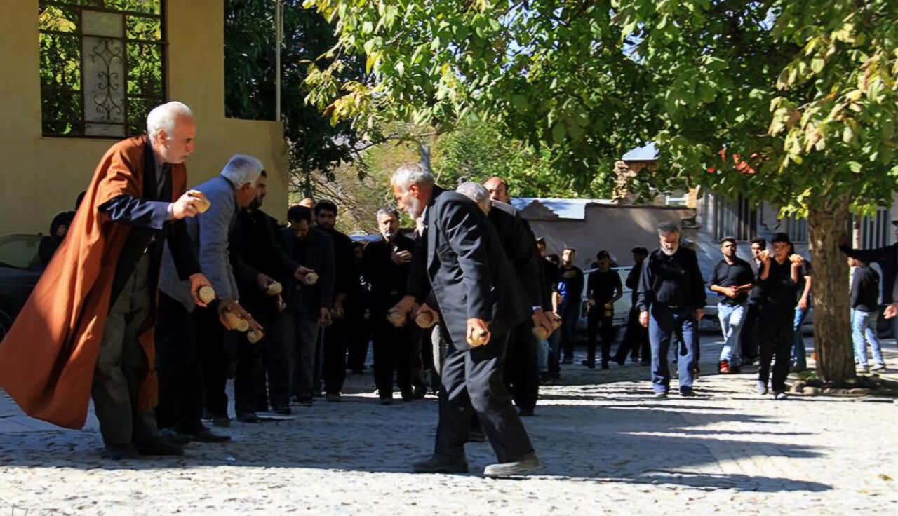 آئین «شد ماه عزای» در روستای انجدان برگزار شد