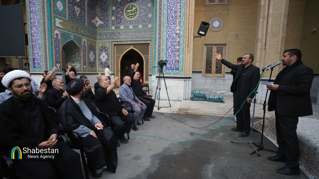 تعویض پرچم حسینیه اعظم زنجان