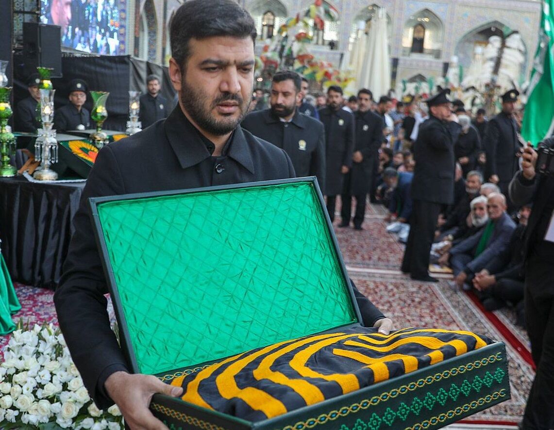 اهدای پرچم رضوی به ۱۳۰ هیئت کشور