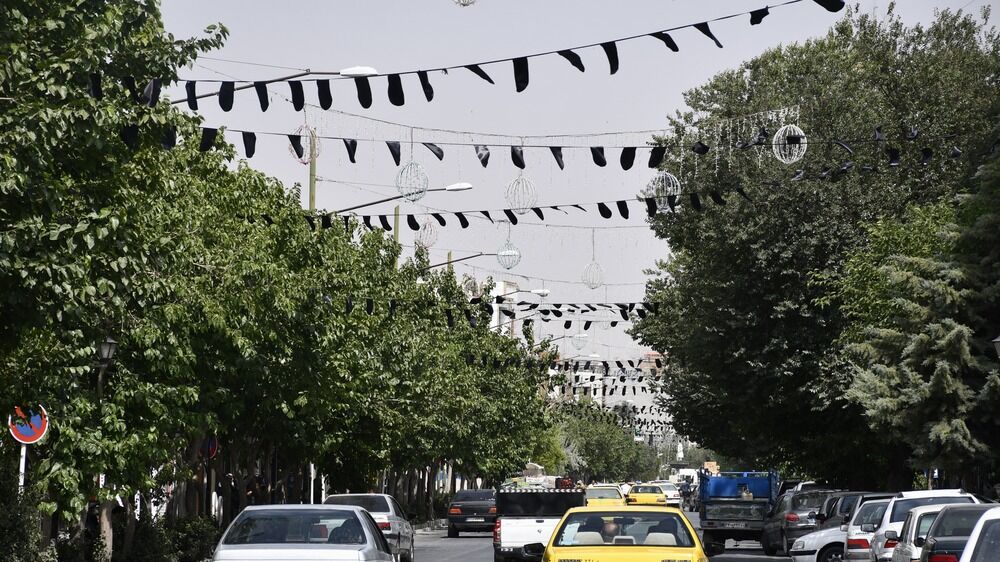 بام ایران سیاه‌پوش ماه محرم شد