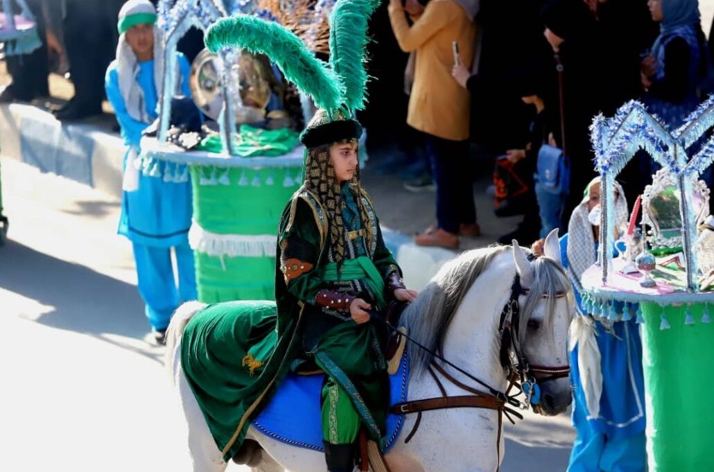 ورود نمادین کاروان امام حسین (ع) به کربلا در فرخشهر بازسازی شد