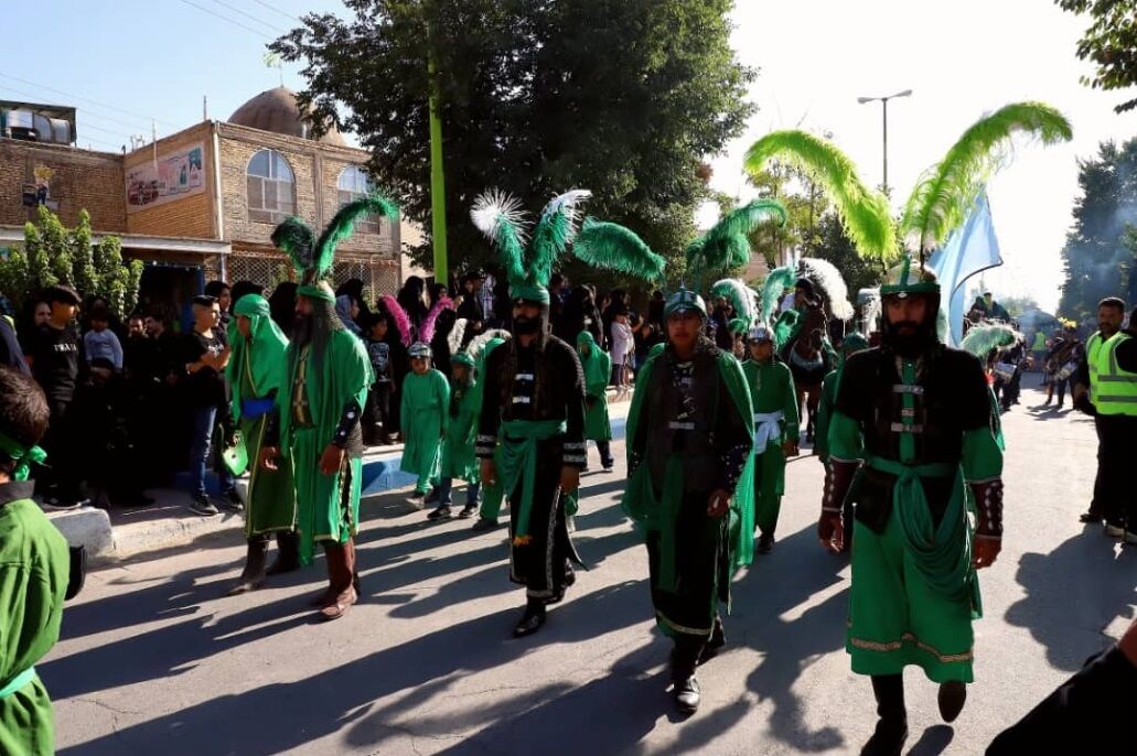 ورود نمادین کاروان امام حسین (ع) به کربلا در فرخشهر بازسازی شد