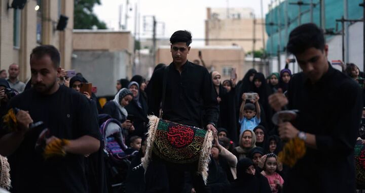 ۳ هزار خادم افتخاری با حسینیه اعظم زنجان همکاری می‌کنند