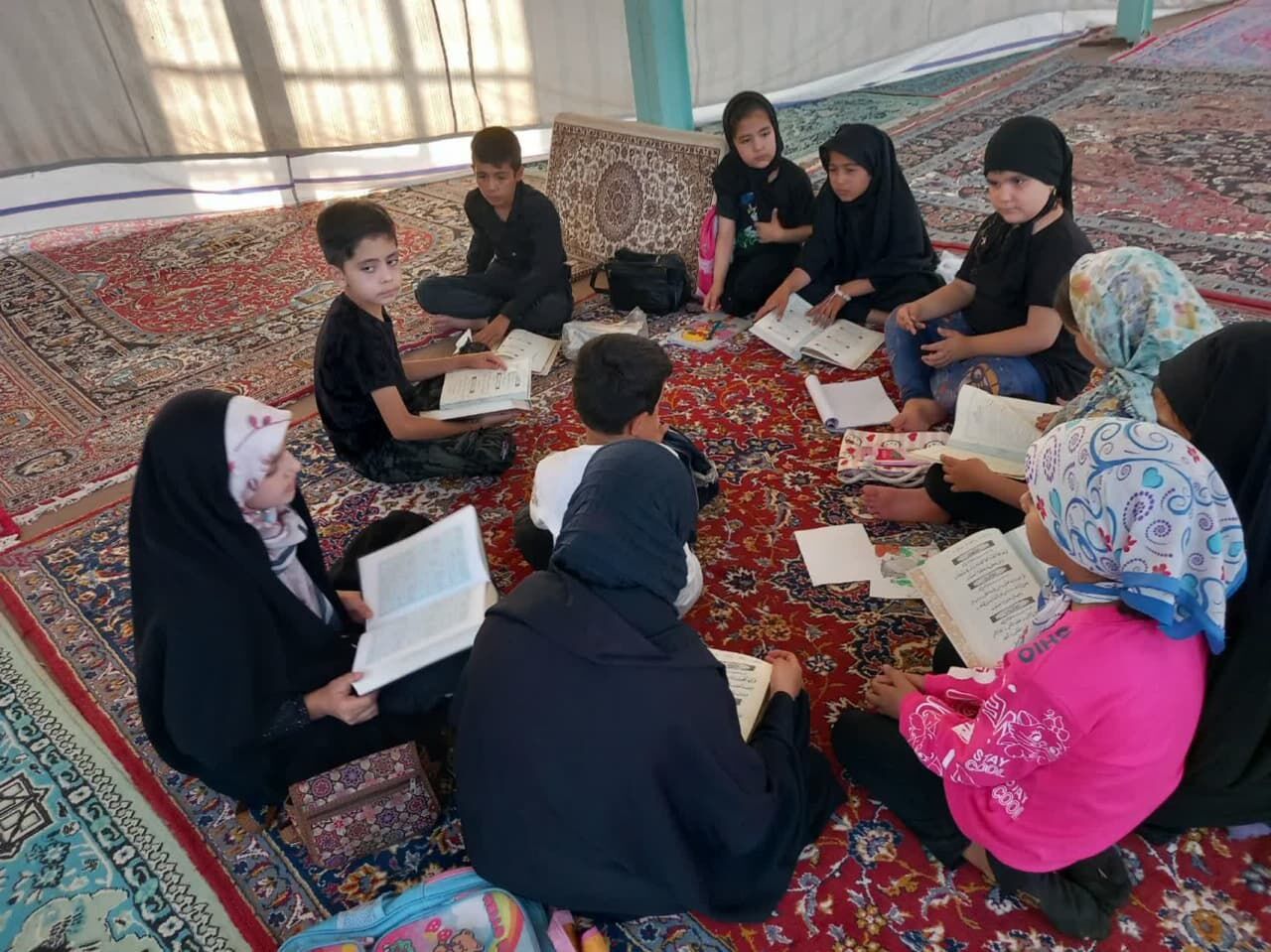 نوجوانان مسجدی روستای دهنو عزادار امام حسین (ع) شدند