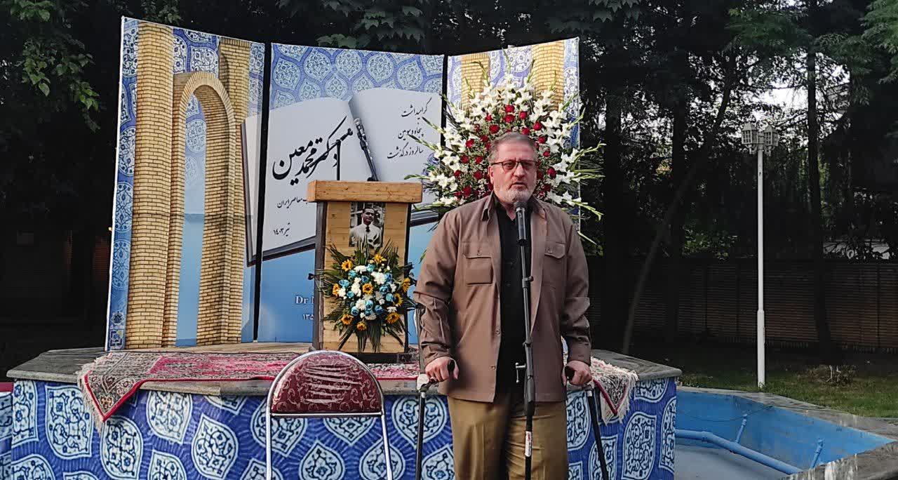 هنر مهمترین ابزار برای معرفی مفاخر است