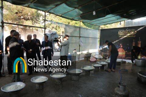 آمادهسازی و طبخ ۷۲ دیگ غذای نذری در روز تاسوعا