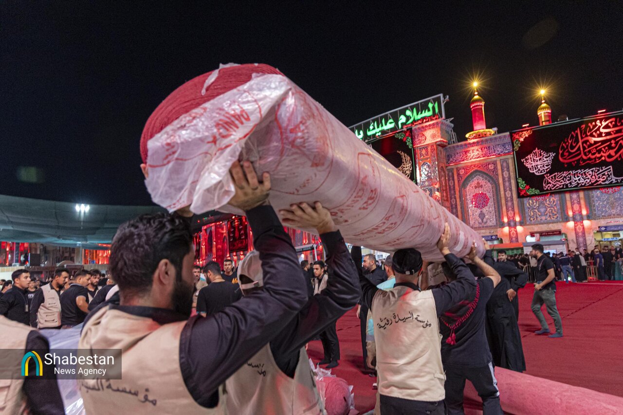 مفروش شدن بین الحرمین با ۱۰ هزار مترمربع فرش برای مراسم ویژه «هروله کنان»+ عکس