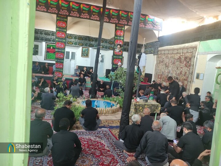 یک قرن اشک و ارادت؛ حسینیه «کبابی» بیرجند همچنان عَلَم‌دار عشق حسین (ع)