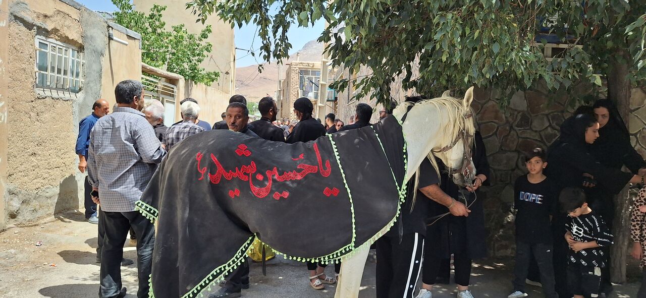 آیین چغچغه‌زنی در روستای تاریخی مذهبی انجدان برگزار شد