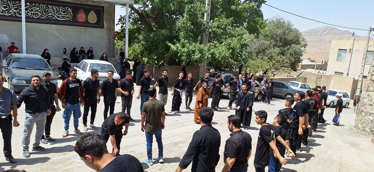 آیین چغچغهزنی در روستای تاریخی مذهبی انجدان برگزار شد