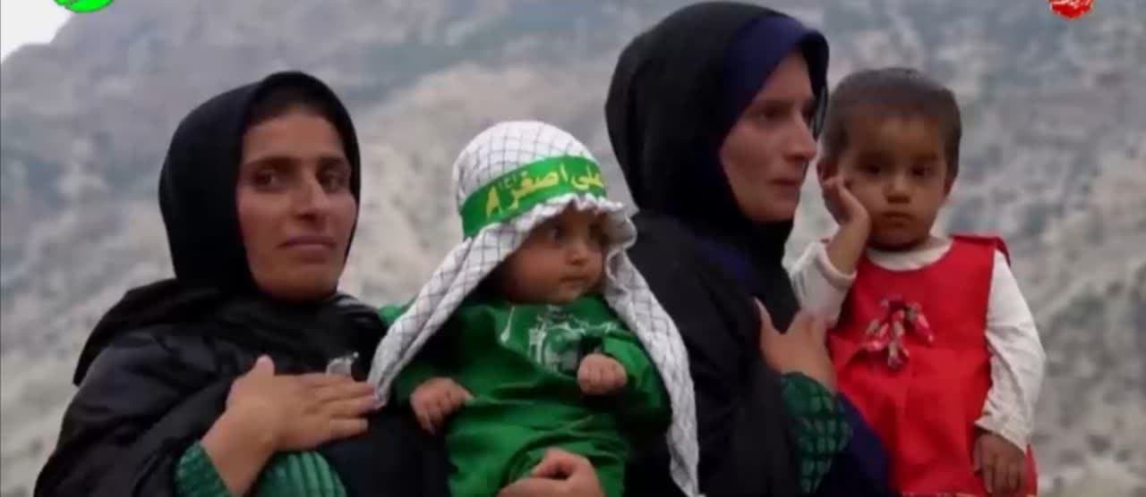 زنان زیلایی«حسین حسین گویان» ارادت خود را به شهدای دشت نینوا ابراز میکنند