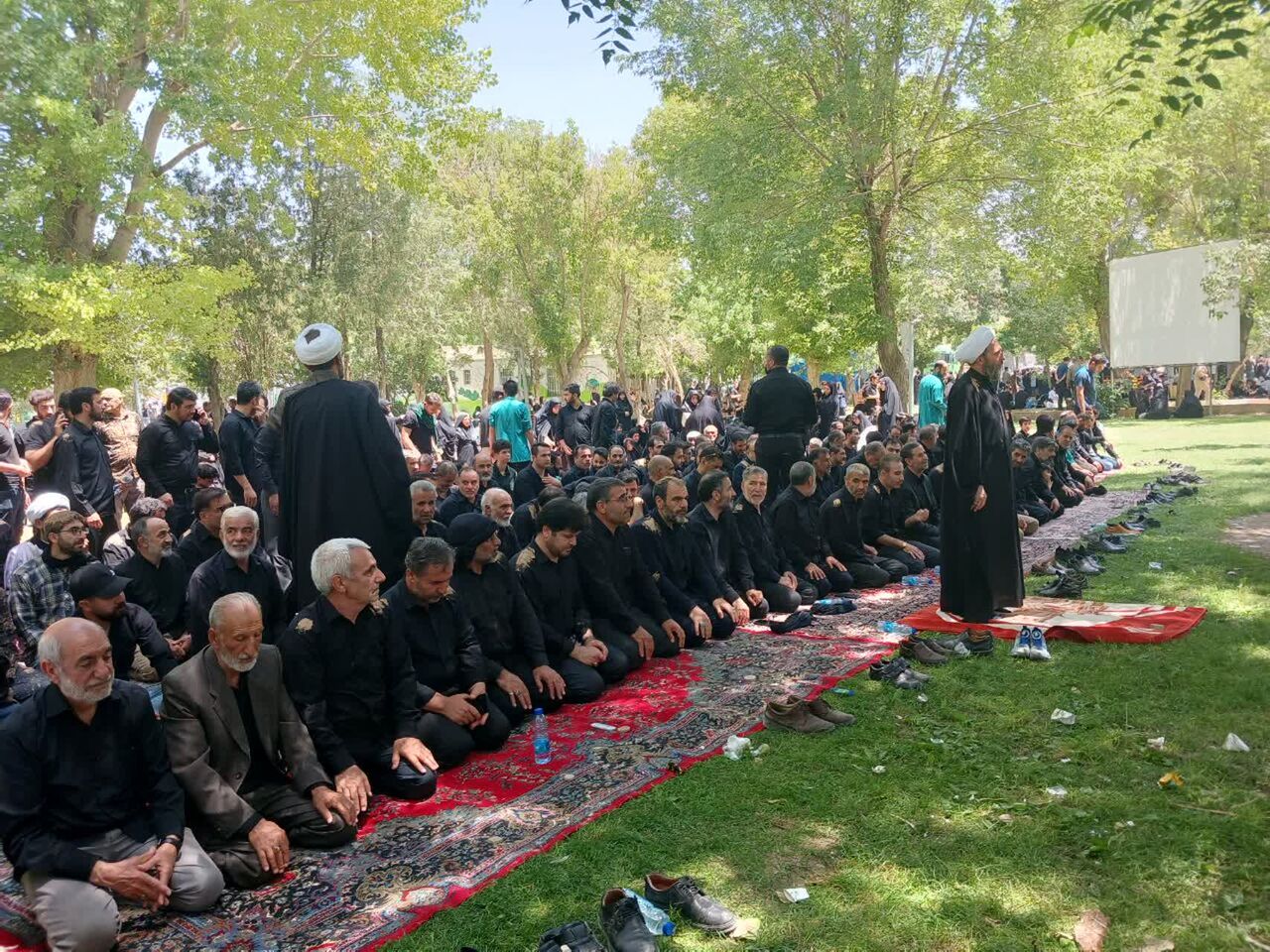 نماز ظهر عاشورا در کردستان اقامه شد