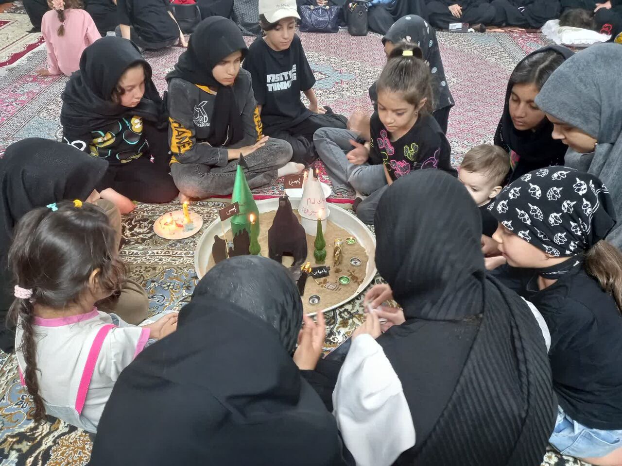 از نشستهای بصیرت عاشورایی تا تعزیهخوانی در کانونهای مساجد زنجان