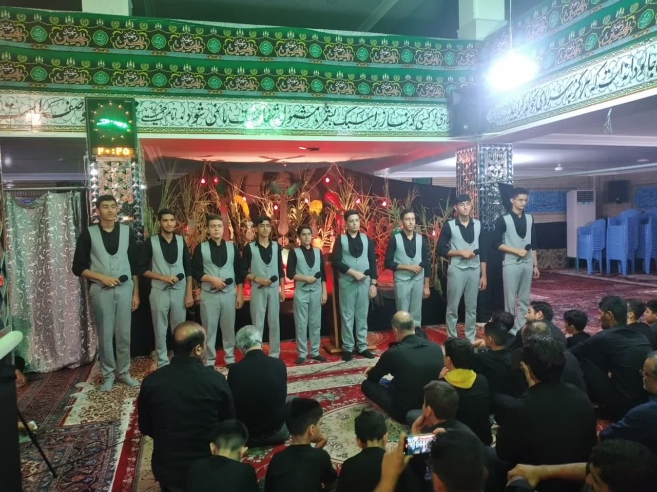 کتابخوانی تفریح بچههای این مسجد است