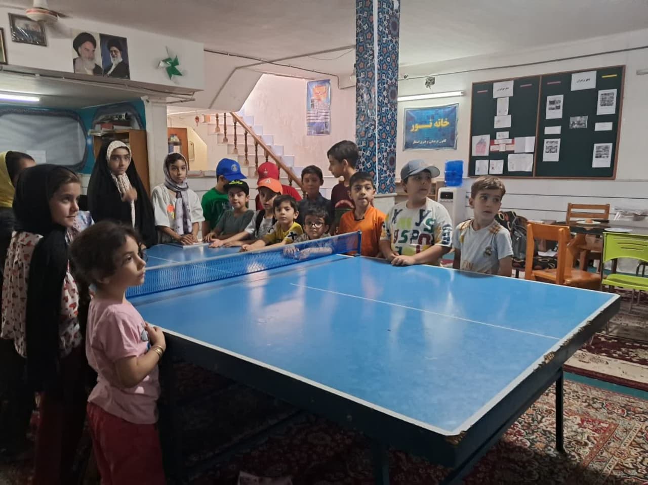 کتابخوانی تفریح بچههای این مسجد است