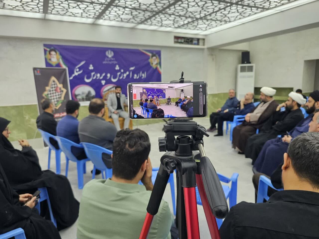 چنگ «شعر آیینی» به عمق عواطف انسان