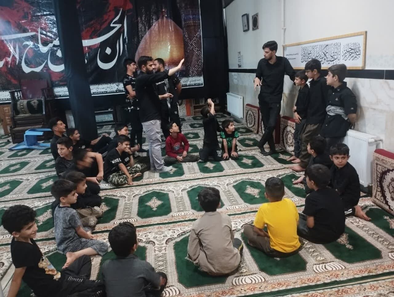 برنامههای اوقات فراغت بستر مناسبی برای آشنایی جوانان با مساجد را فراهم میکند