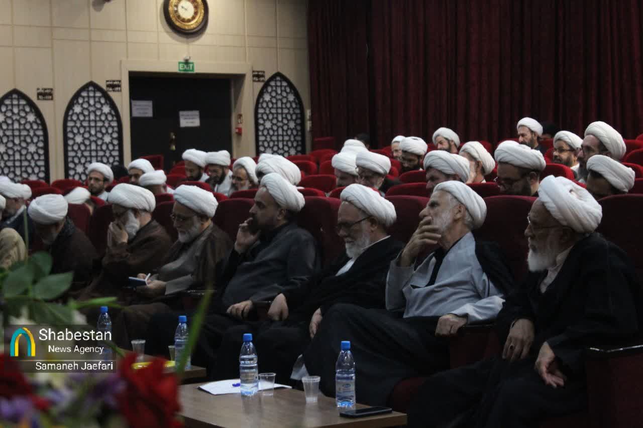 گفتمان انقلاب جهانی شده است