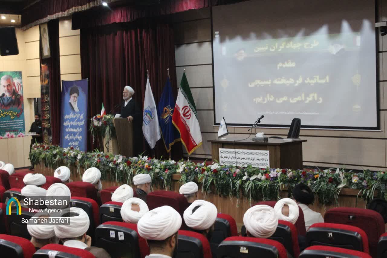 گفتمان انقلاب جهانی شده است