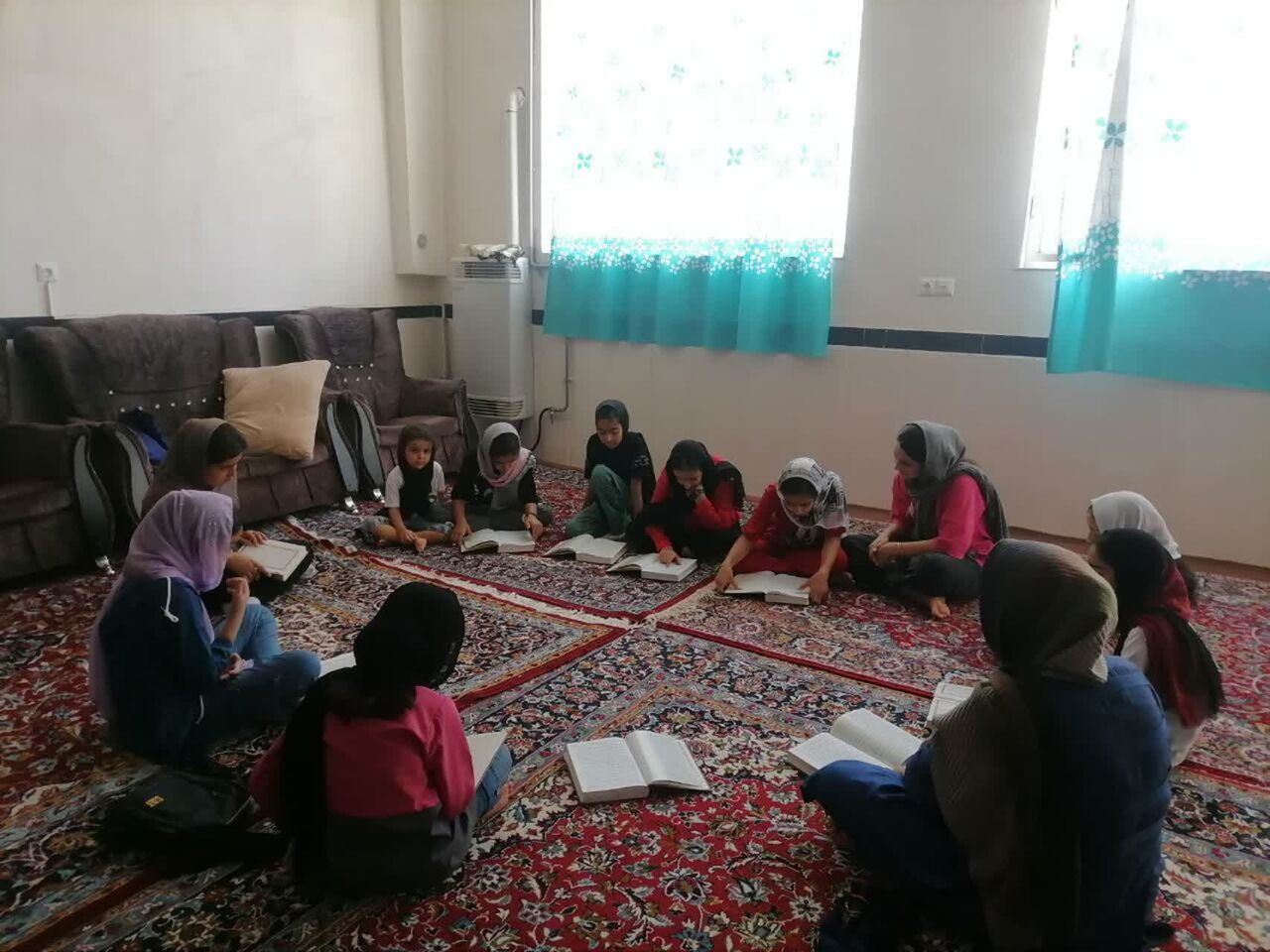 برگزاری کلاسهای اوقات فراغت در کانون پیر خضر روستای قلیان سنندج