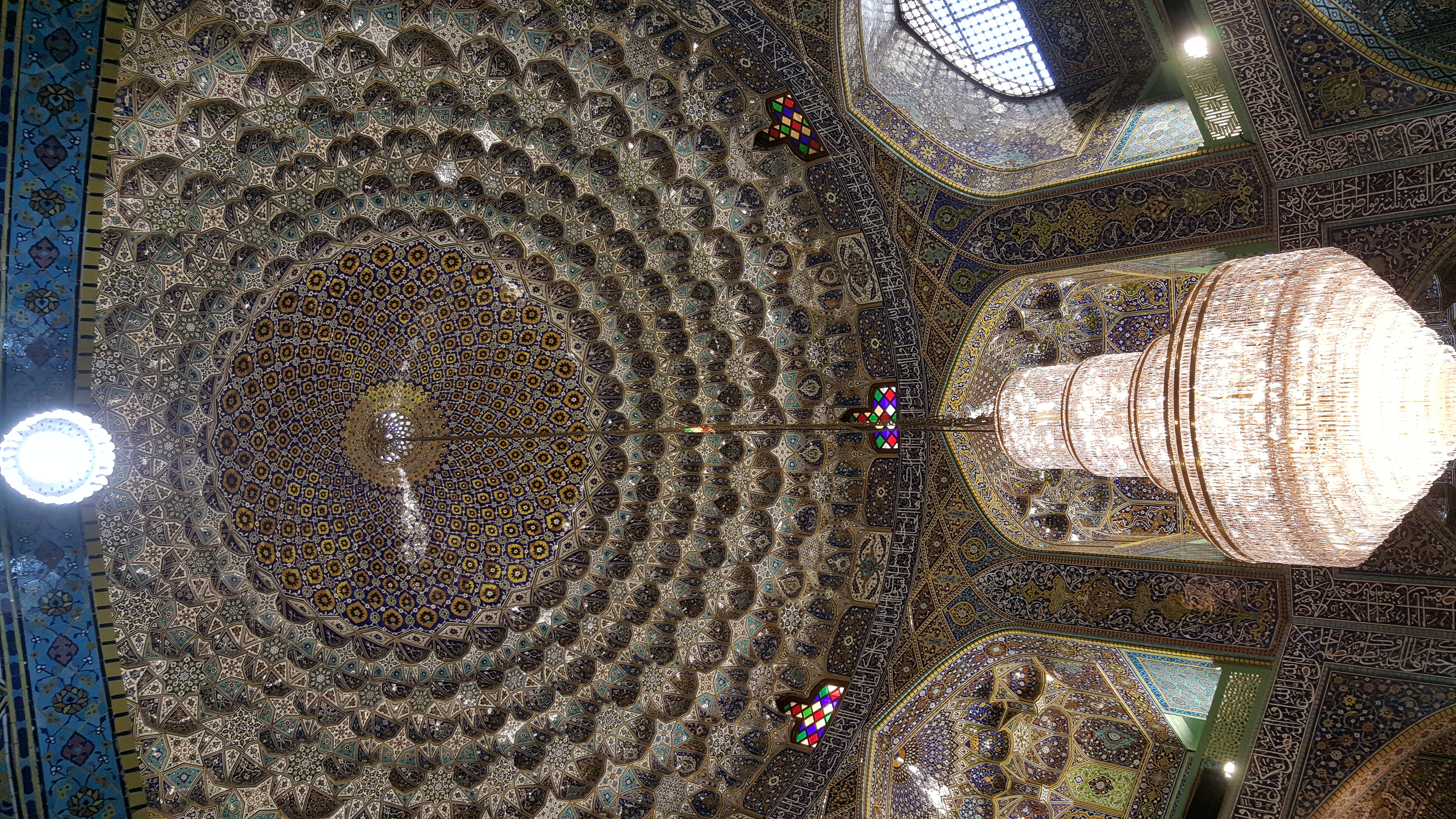 حرمگردی در چهارشنبه امام رضایی