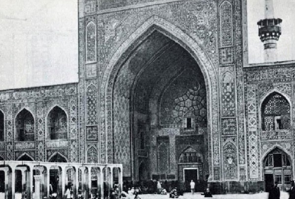 حرمگردی در چهارشنبه امام رضایی