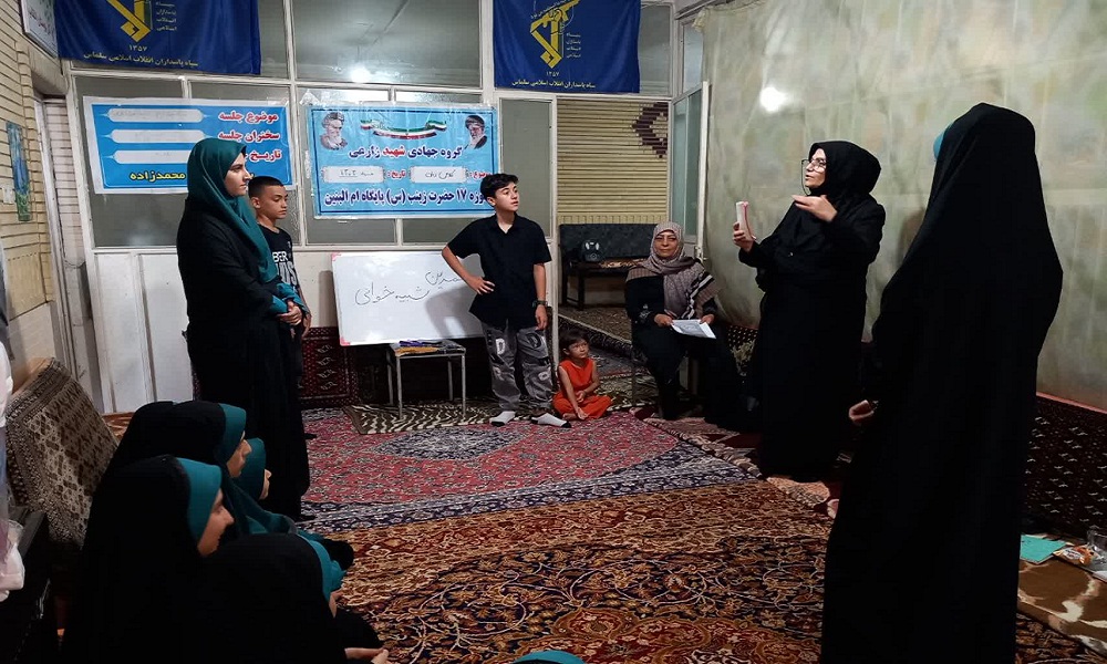 سرود و تئاتری که مسجد را پاتوقهای دخترانه کرده است