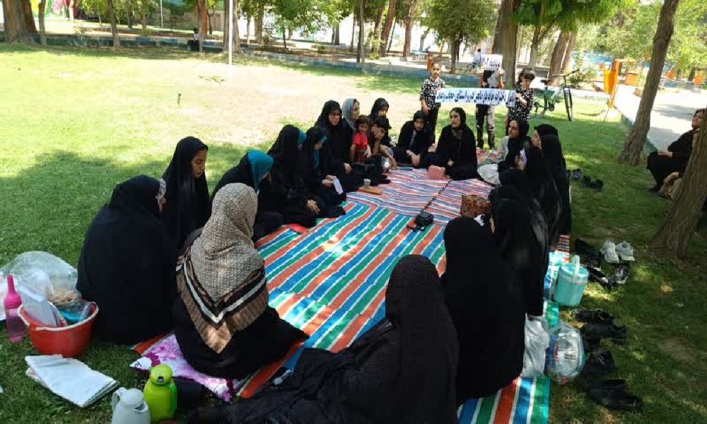 سرود و تئاتری که مسجد را پاتوقهای دخترانه کرده است