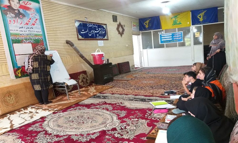 سرود و تئاتری که مسجد را پاتوقهای دخترانه کرده است