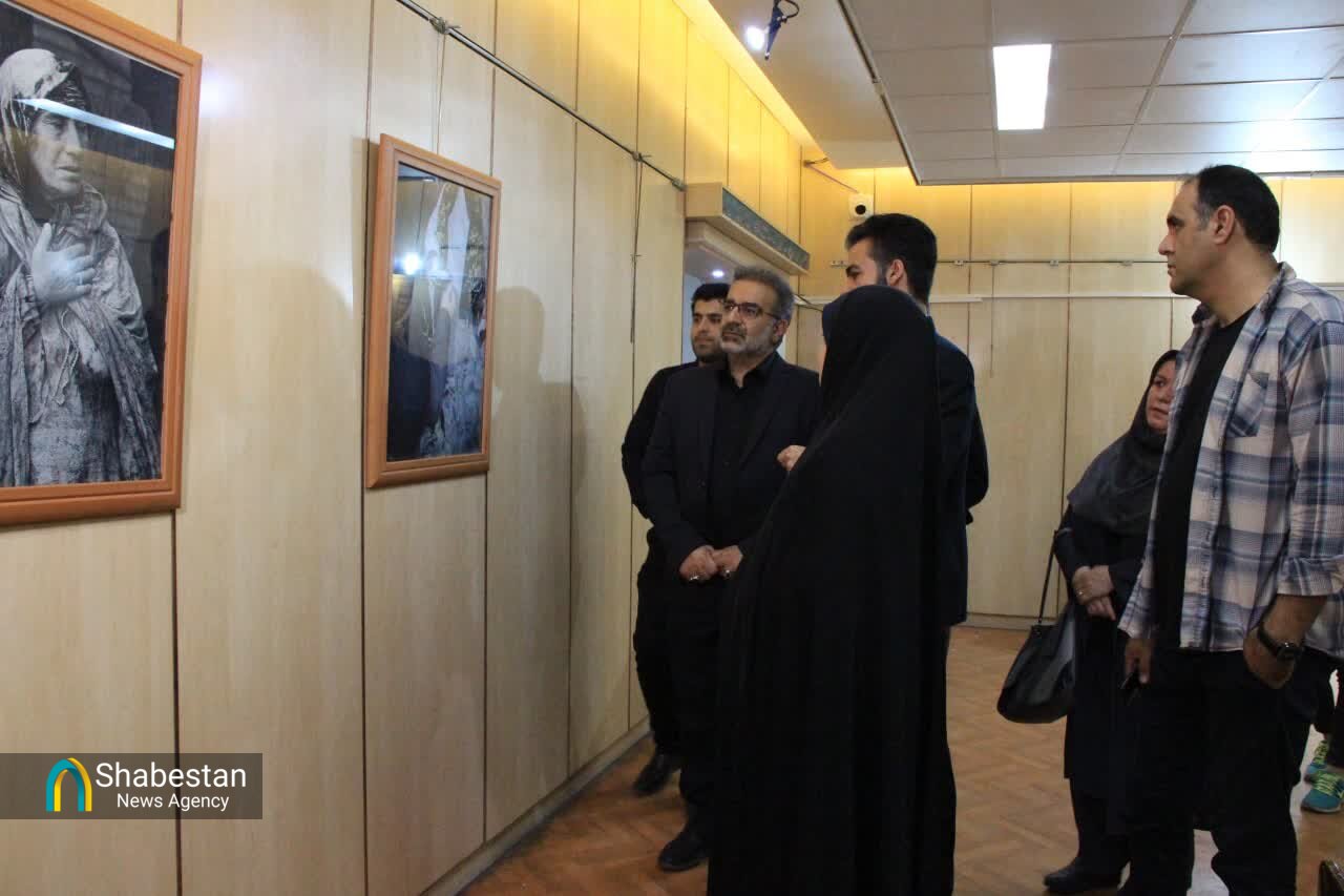 نمایشگاه عکس «شور عاشورایی» در خرمآباد افتتاح شد
