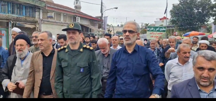 راهپیمایی خودجوش نمازگزاران برخی از شهرستانهای گیلان
