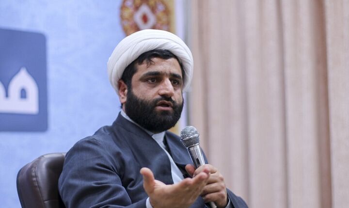 قلم خبرنگار می‌تواند سد نفوذ فرهنگی شود