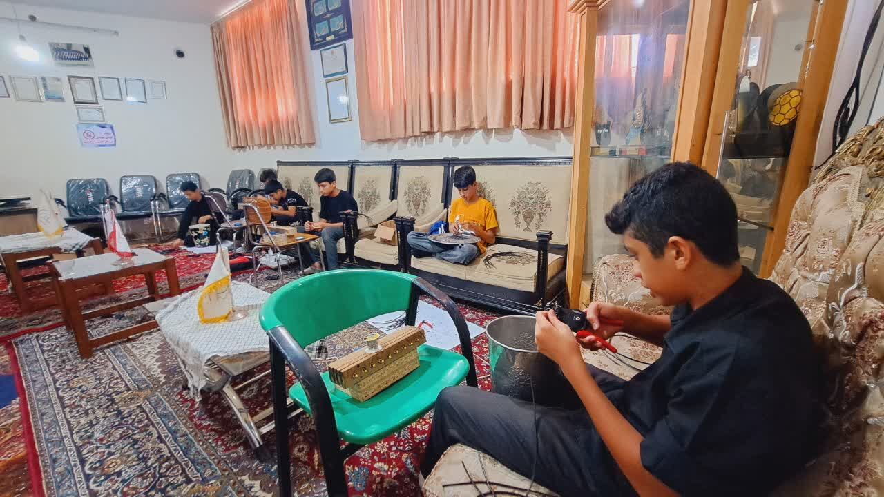 هنرنمایی بچههای مسجدی سبزوار در مسیر اربعین