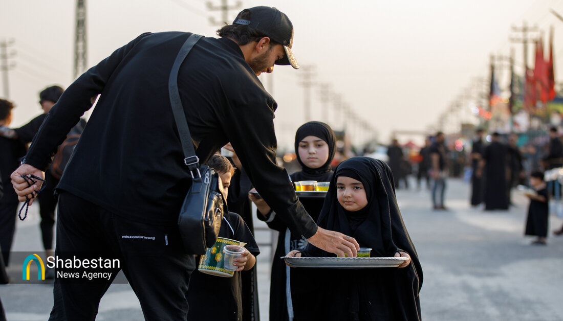 وقتی کودکان میزبان زائران اربعین می شوند