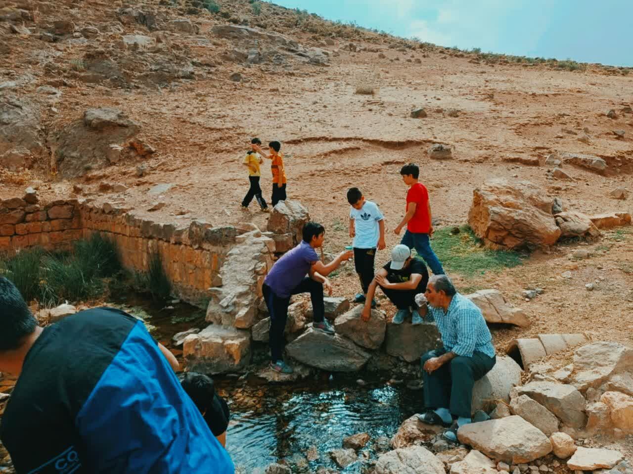 یک روز شاد و هیجان انگیز برای دهه هشتادیهای خمینی