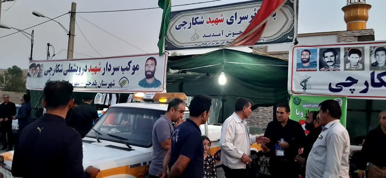 خدمترسانی بچههای مسجد به زائرین اربعین زیر بیرق عشق حسینی