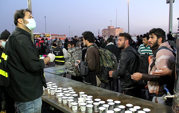 بچهمسجدیها پای کار اربعین در کوفه