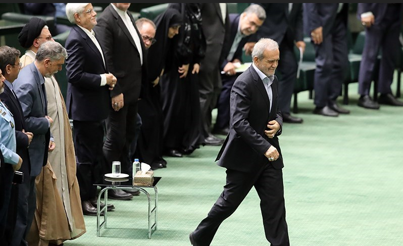 موافقان و مخالفان کلیات برنامه و وزیران پیشنهادی دولت چهاردهم چه گفتند؟