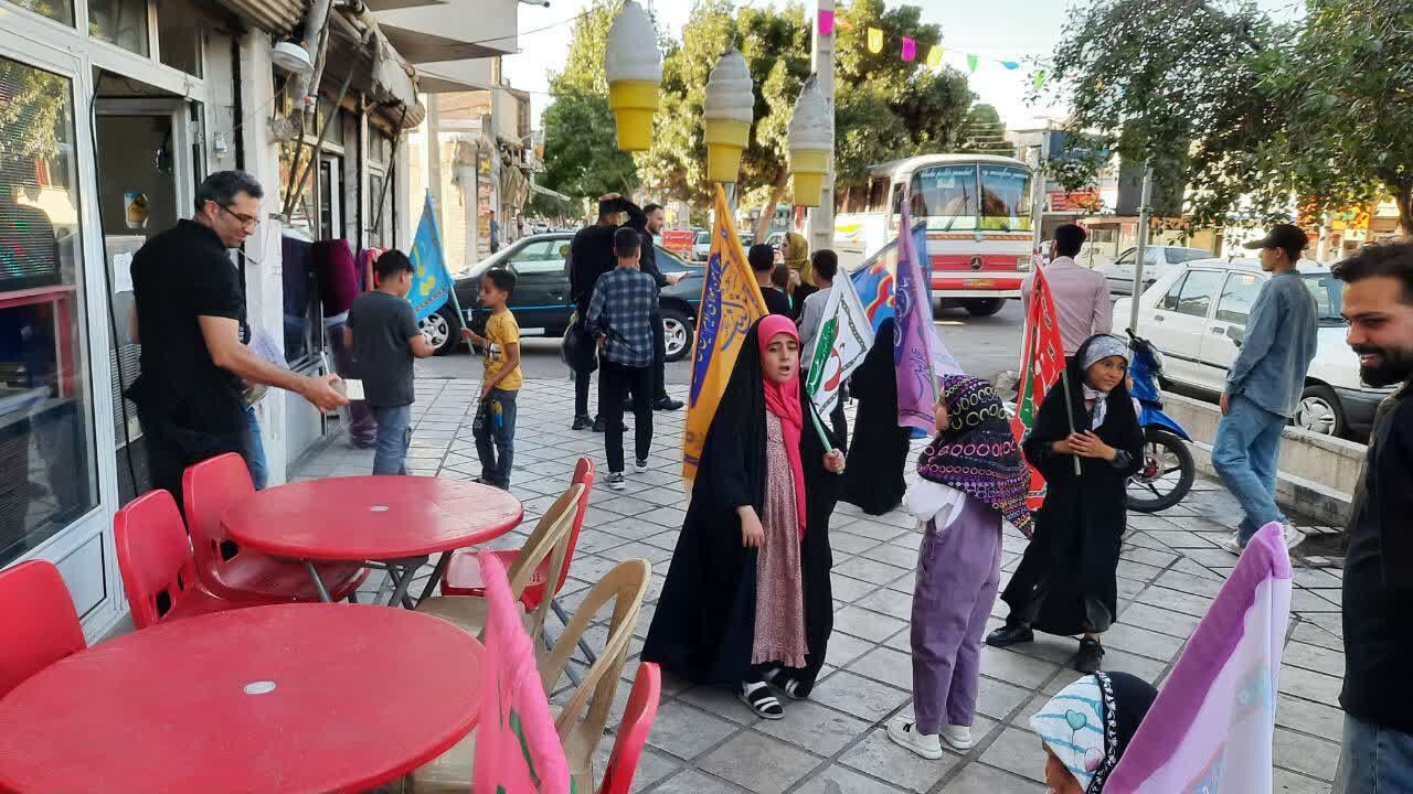 تدارک بچههای کانون مرات المحسنین زنجان در مسیر جاماندگان اربعین