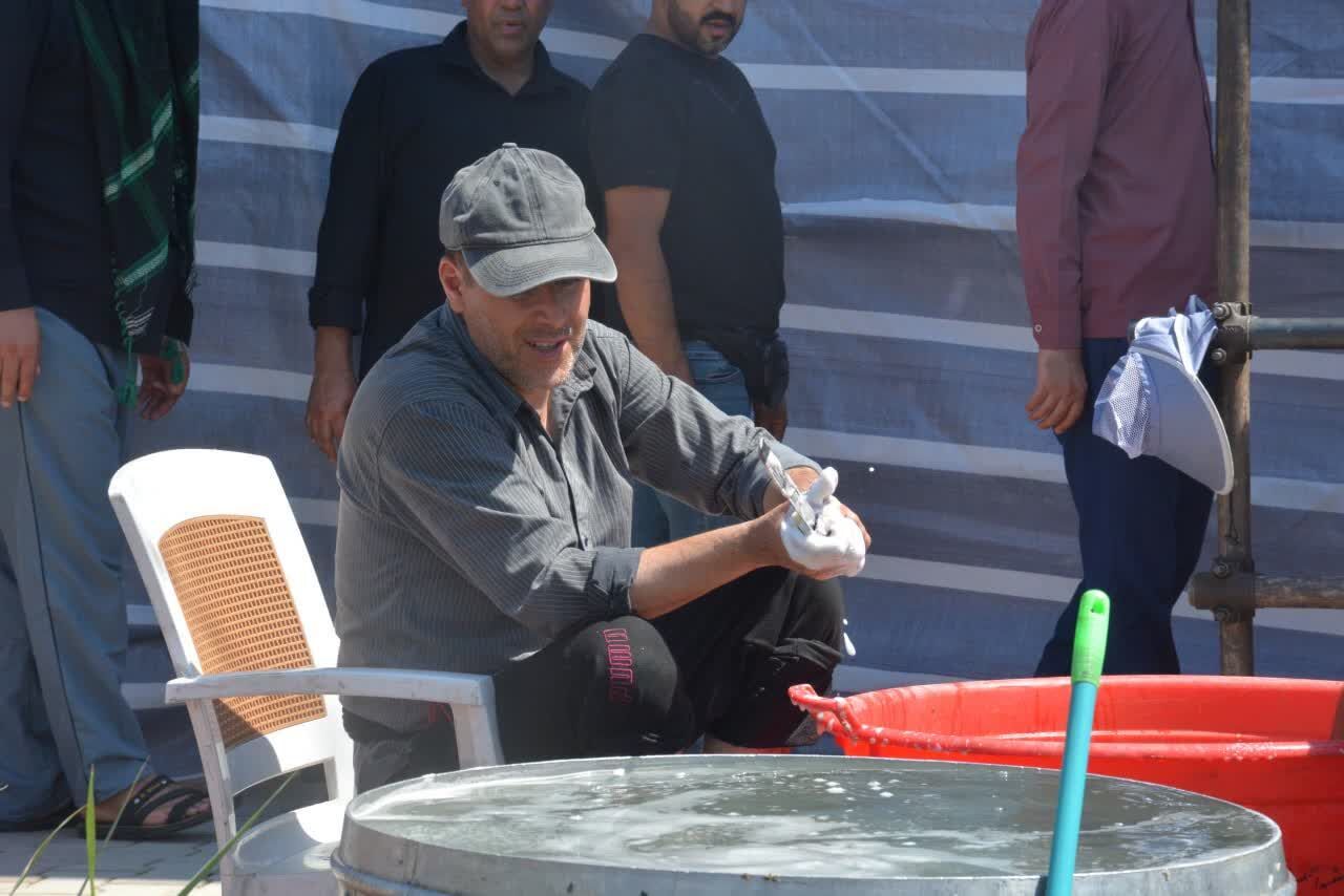 خدمترسانی خادمین حسینیه اعظم زنجان به زائران اربعین در سامرا