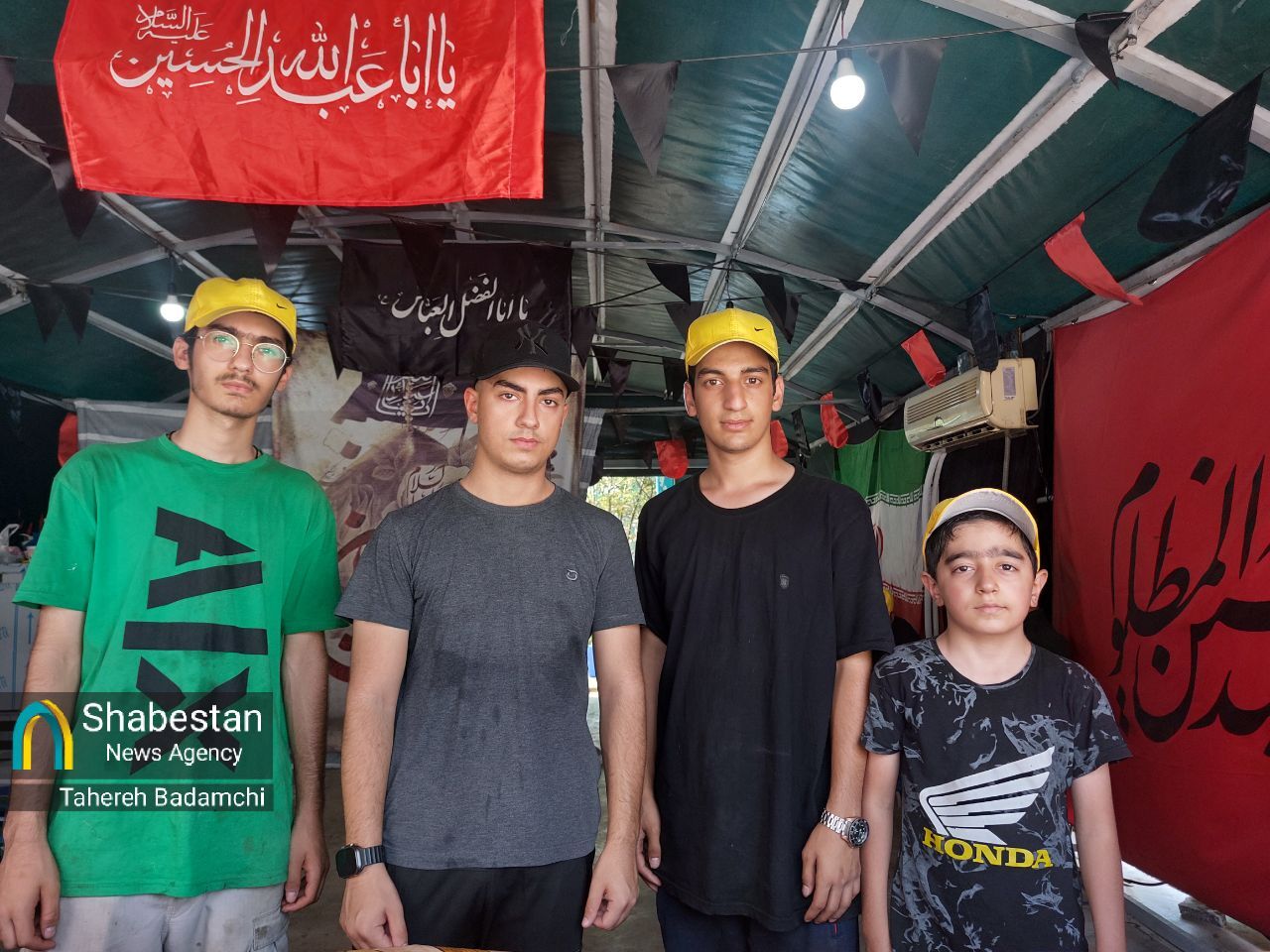 خدماتدهی مواکب ایرانی در حرم طفلان مسلم با چاشنی طرحهای فرهنگی+تصاویر