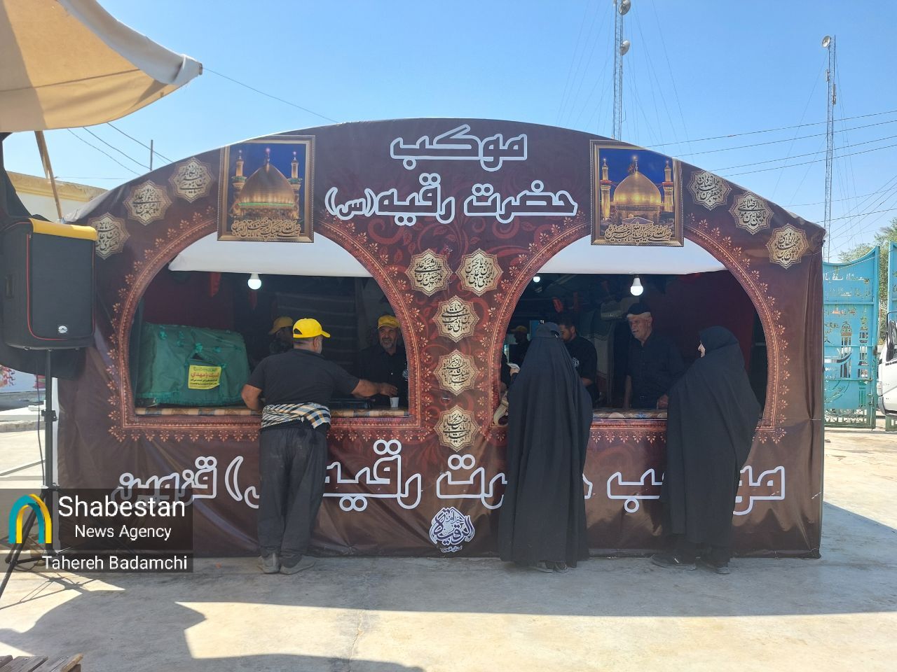 خدماتدهی مواکب ایرانی در حرم طفلان مسلم با چاشنی طرحهای فرهنگی+تصاویر