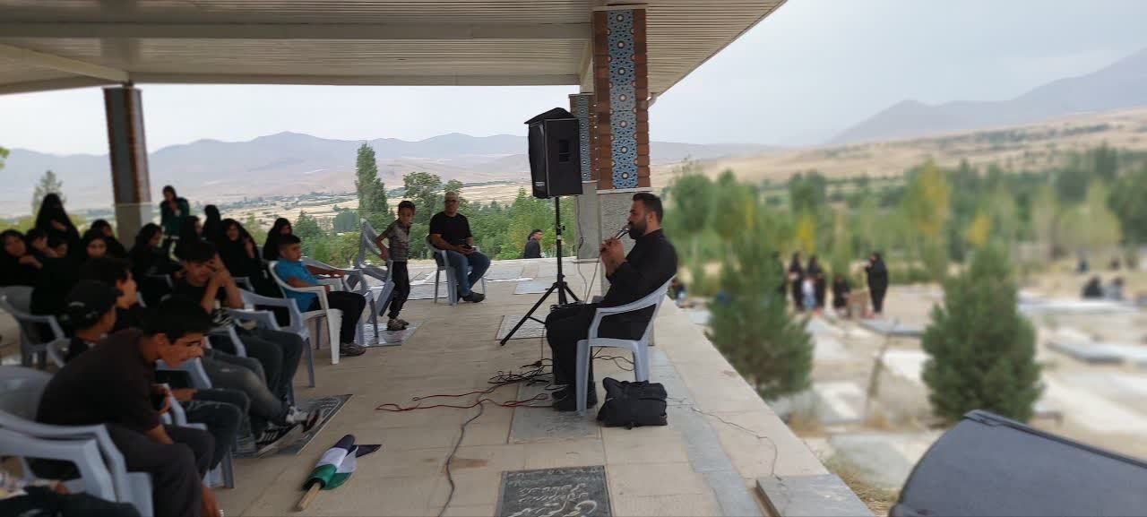 پیادهروی خانوادگی ویژه اربعین در روستای دهنو صمصام برگزار شد
