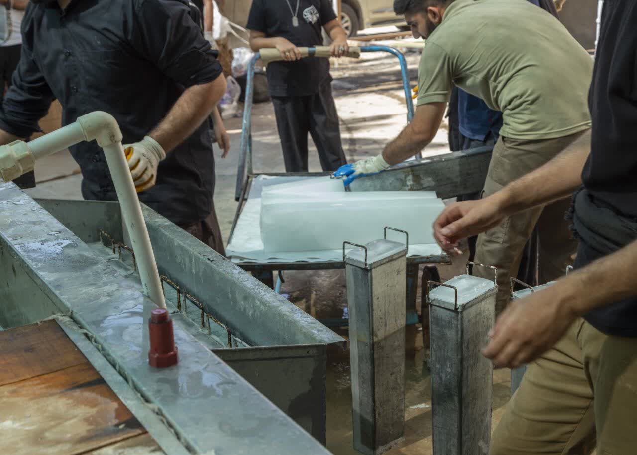 خدمترسانی هرساله بچههای موکب امام حسن عسکری به زائرین اربعین در کربلا